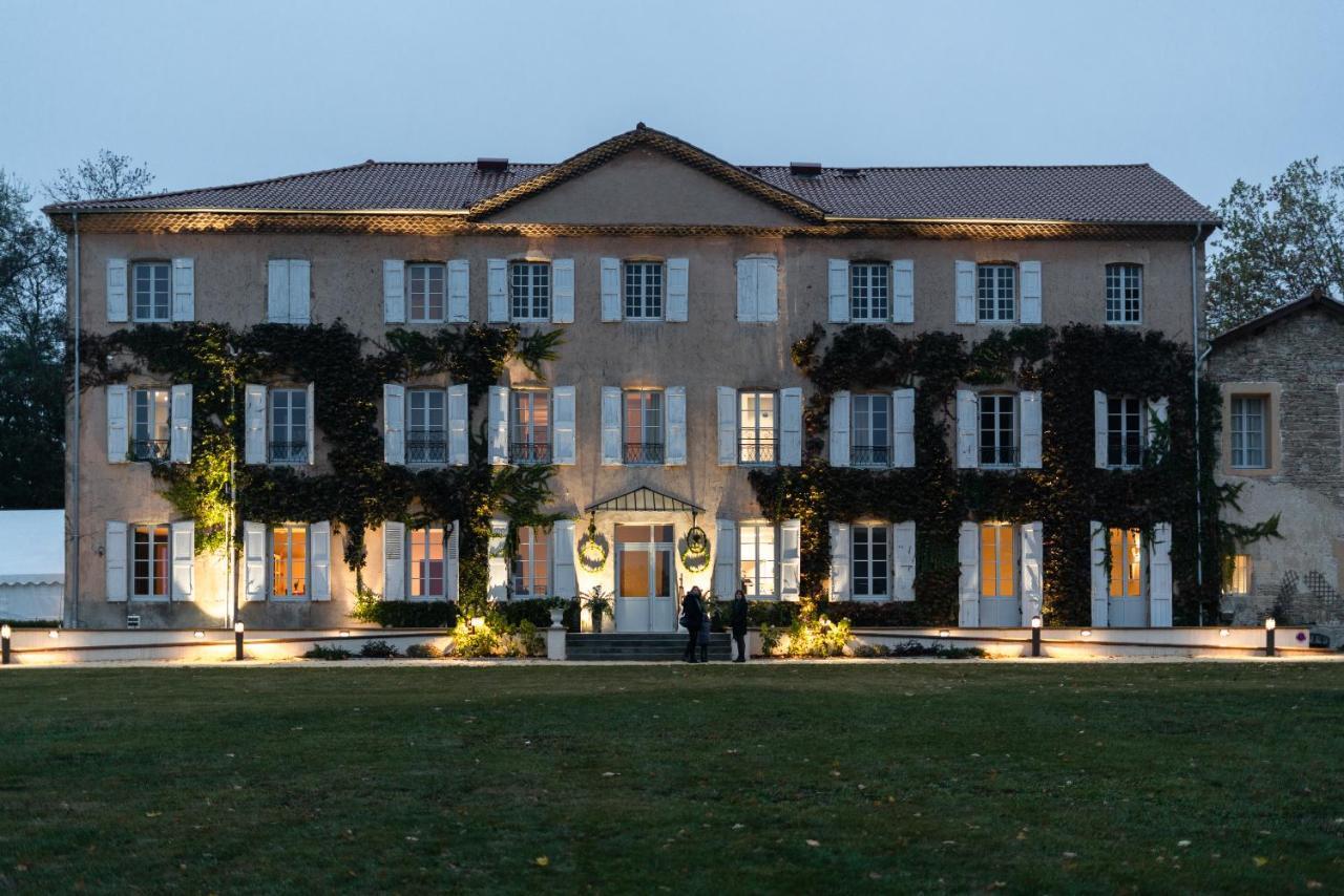 Hôtel Le Château de Césarges Maubec  Extérieur photo